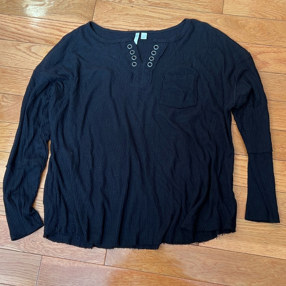 Long sleeve black top